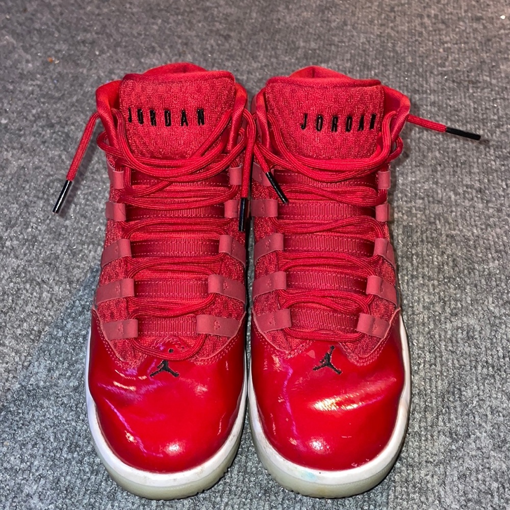 red jordan auras